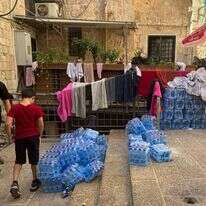 עסק ללא רישוי. אחסון סחורה ליד שער השלשלת. | אברהם מ'