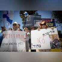 תושבי לוד מוחים נגד אלימות לאחר הפרעות במבצע שומר החומות, 2021. | יונתן זינדל/פלאש90