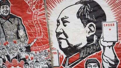 אחד השליטים המזיקים בהיסטוריה. פוסטר הנושא את דמותו של מאו. | גטי אימג'ס