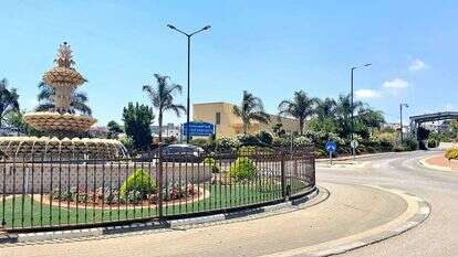 הכניסה והמחסום שהוסר בכפר רג'ר. | יאיר קראוס