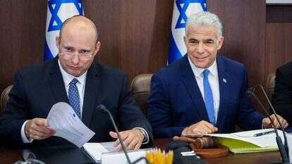 הבעיה המרכזית עם בנט היא לפיד. | מרק ישראל סלם הבעיה המרכזית עם בנט היא לפיד. | מרק ישראל סלם