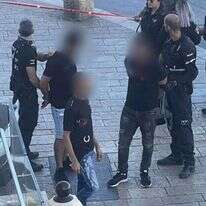 מעצר המחבל בכיכר השעון. | דוברות המשטרה מעצר המחבל בכיכר השעון. | דוברות המשטרה