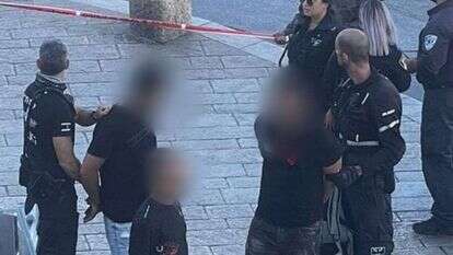 מעצר המחבל בכיכר השעון. | דוברות המשטרה מעצר המחבל בכיכר השעון. | דוברות המשטרה