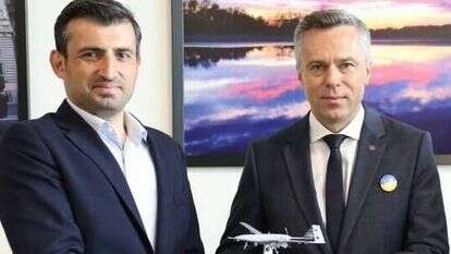 סלצ'וק באירקטאר (משמאל). | AFP