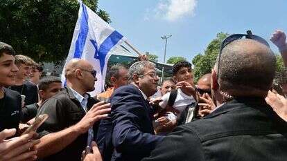 איתמר בן־גביר מגיע לבית הספר התיכון בליך ברמת־גן, השבוע | יוסי זליגר