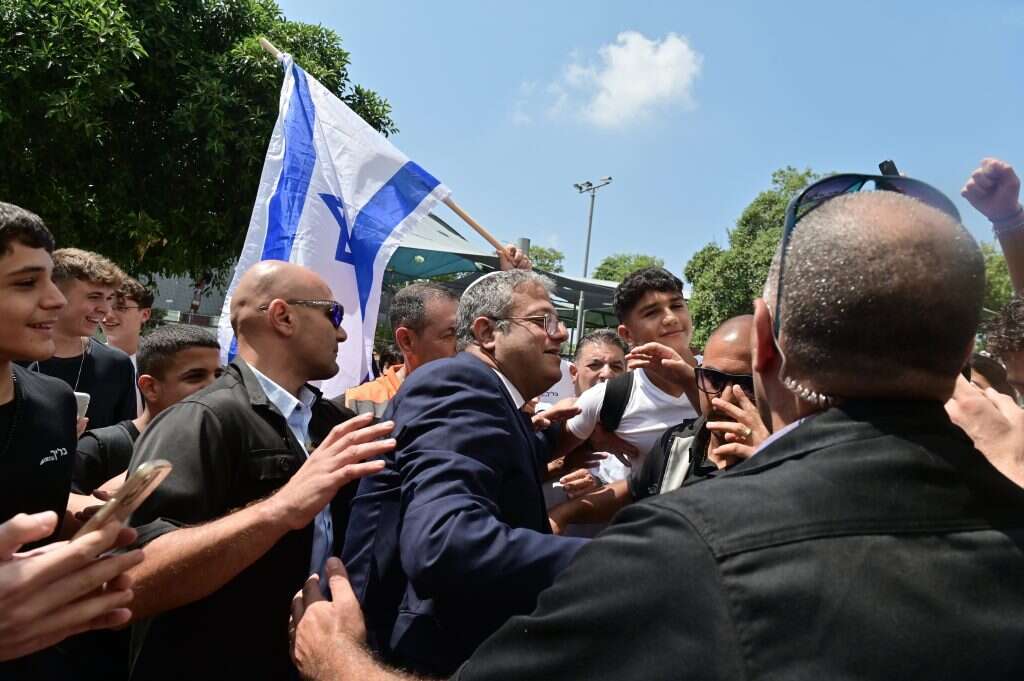 איתמר בן־גביר מגיע לבית הספר התיכון בליך ברמת־גן, השבוע | יוסי זליגר