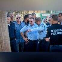 המפכ"ל קובי שבתאי בזירת לכידת המחבל ביפו, אתמול. | אבשלום ששוני - פלאש 90 המפכ"ל קובי שבתאי בזירת לכידת המחבל ביפו, אתמול. | אבשלום ששוני - פלאש 90