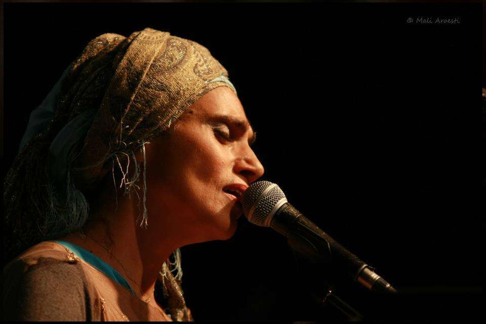 אתי אנקרי. | מלי ארואסתי