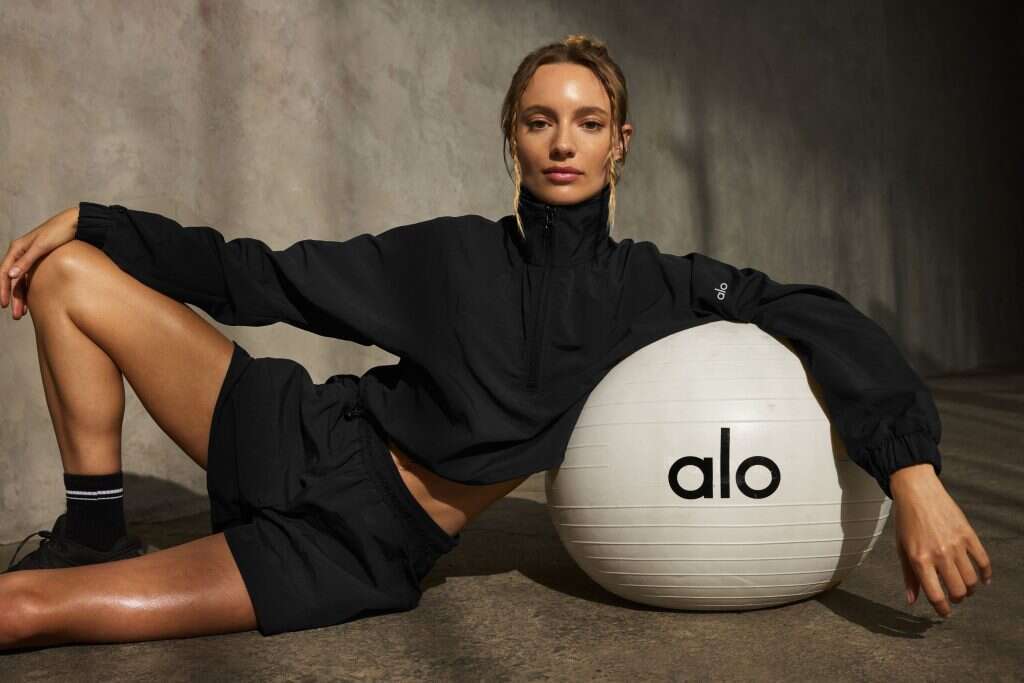 Alo Yoga בדרך לישראל. | יחצ חול