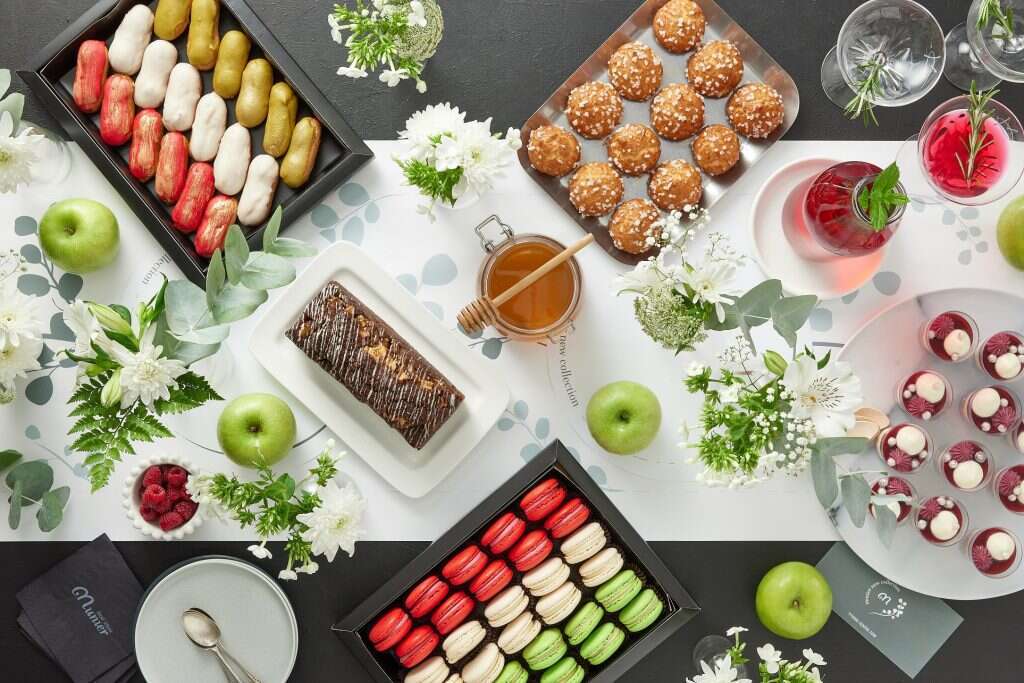 קייטרינג מונייר מציע קולקציית מגשי אירוח מיוחדים לחג. | אפיק גבאי