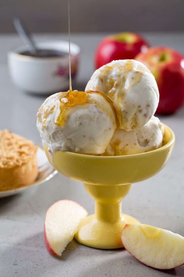 רשת וניליה משיקה לראש השנה קרמבל תפוחים וריקוטה. | בועז לביא