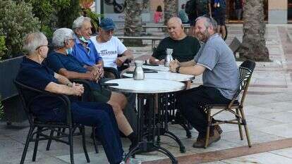 הפנסיונרים. | יוסי אלוני