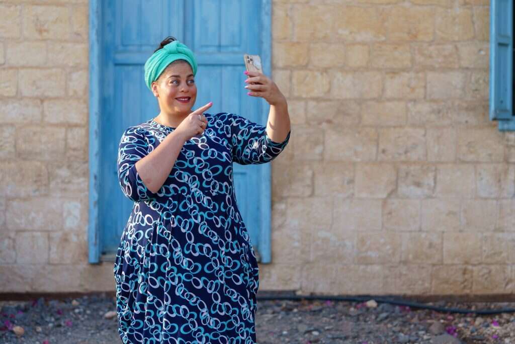 נעמה עמית. | אנצ'ו גוש, ג'יני נעמה עמית. | אנצ'ו גוש, ג'יני