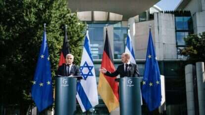 לפיד עם קנצלר גרמניה שולץ בברלין, השבוע. | EPA