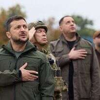 נשיא אוקראינה
 וולודימיר זלנסקי באיזיום המשוחררת. | AFP