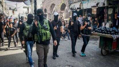 חמושים פלסטינים במחנה הפליטים בלאטה ליד שכם. Nasser Ishtayeh/Flash90