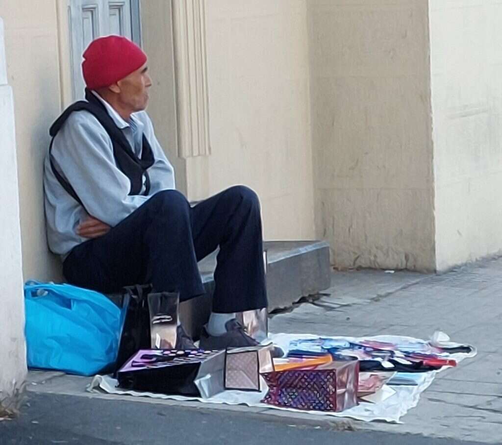 רוכל ברחוב. | מרדכי קידר