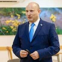 ביקורת עניינית כלפי כל ראש ממשלה. נפתלי בנט. | אנצ'ו גוש - ג'יני