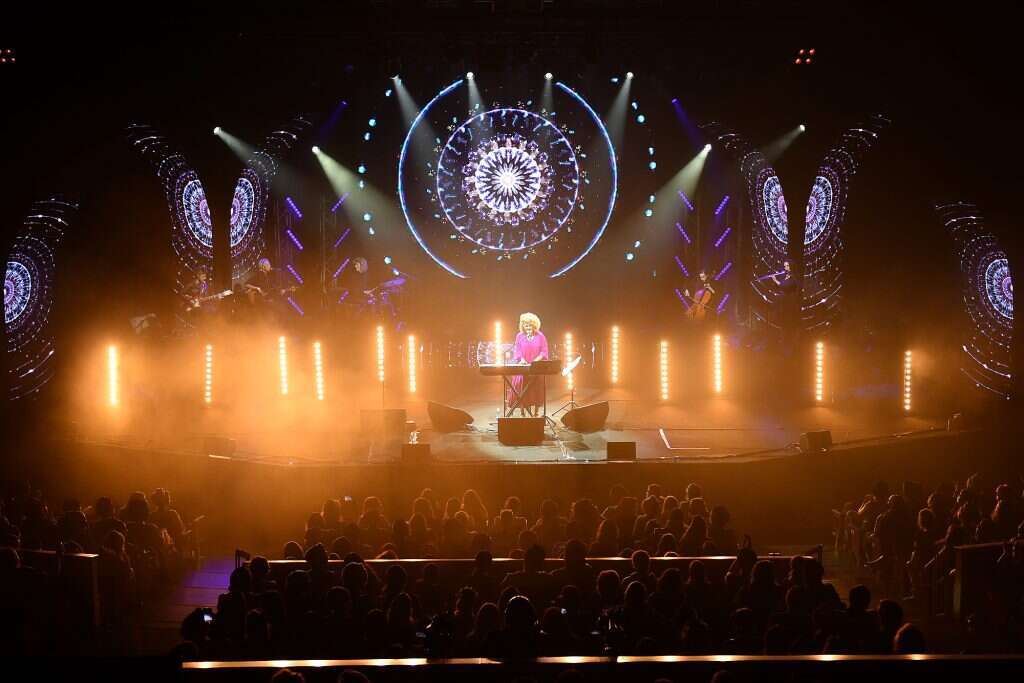 ברלין בהופעה. | מנדי הכטמן