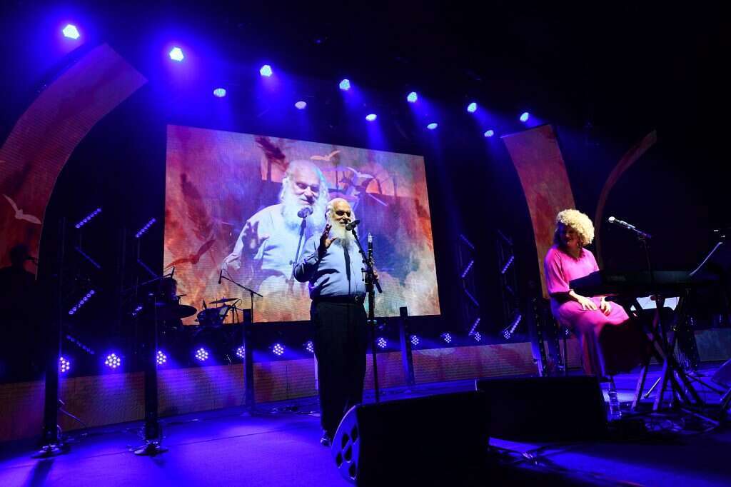 ברכה מרגשת. ברלין ואביה מוסא. | מנדי הכטמן