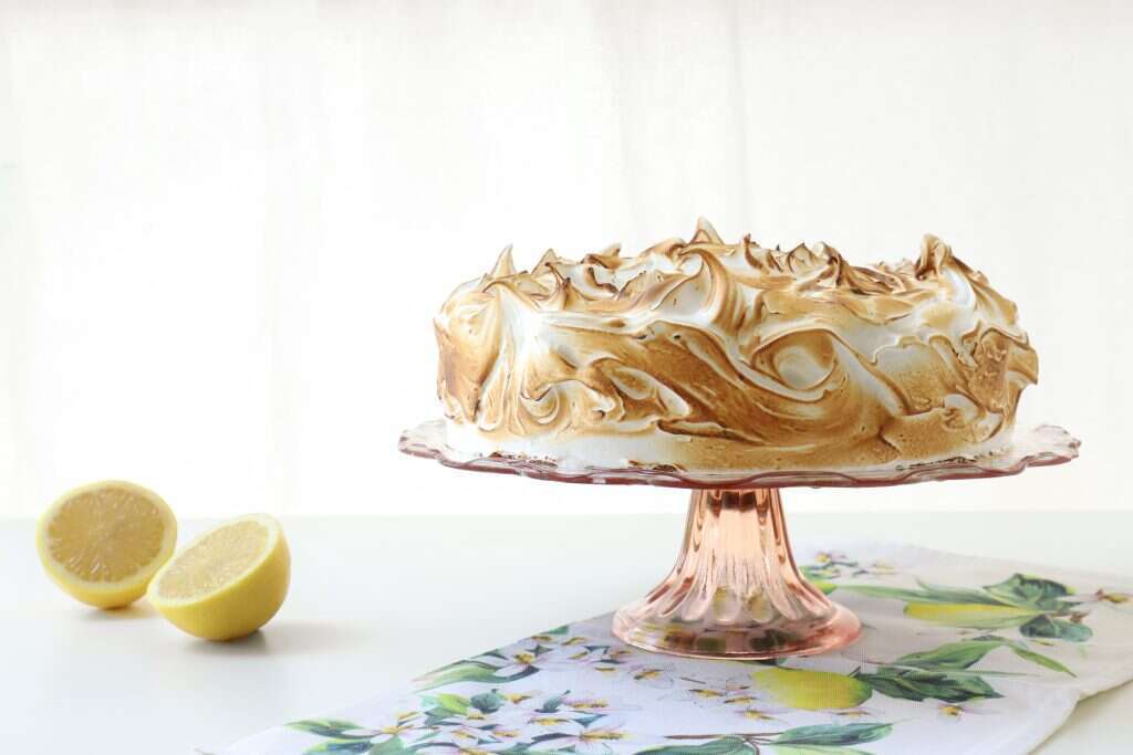 עוגת תפוחים, לימון ומרנג. | אפרת ליכטנשטט