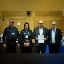 חברי בל"ד מגישים את רשימתם. | יונתן זינדל, פלאש 90