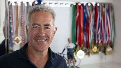 סילבן אדמס. | זיו קורן סילבן אדמס. | זיו קורן