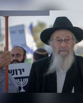 הרב צבי טאו. | אורן בן חקון