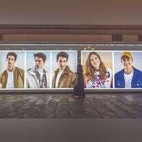 מאבק בין חילון לדת. פרסומת באיסטנבול. | אנצ'ו גוש, ג'יני