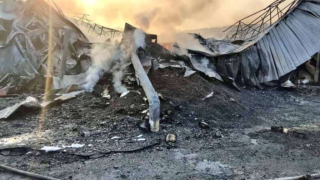 הנזקים לבית האריזה ולמשק של משפחת דור במחולה שהוצתו