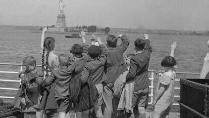 כמו תיבת נח: מי שלא ברח, בדרך כלל נכחד. יהודים מגיעים לאמריקה, 1900. | גטי אימג'ס