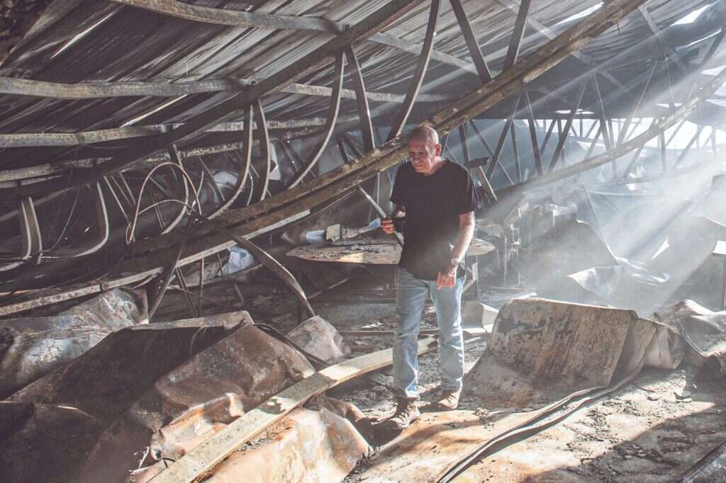 עתריה בבית הראיזה שהוצת במחולה. | שריה דיאמנט