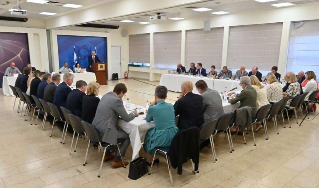 נציגי האיחוד האירופי. | אריאל חרמוני משרד הביטחון