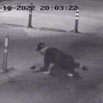 חיסול המחבל בכניסה למעלה אדומים. | מתוך סרטון האבטחה