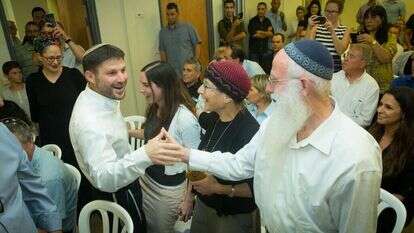 "יש לו יכולת עיונית להגדיר את הדילמה ואת הספק, ולהבין את ההשלכות". הרב חיים ירוחם סמוטריץ' ובנו הפוליטיקאי. | נעם ריבקין פנטון, פלאש 90