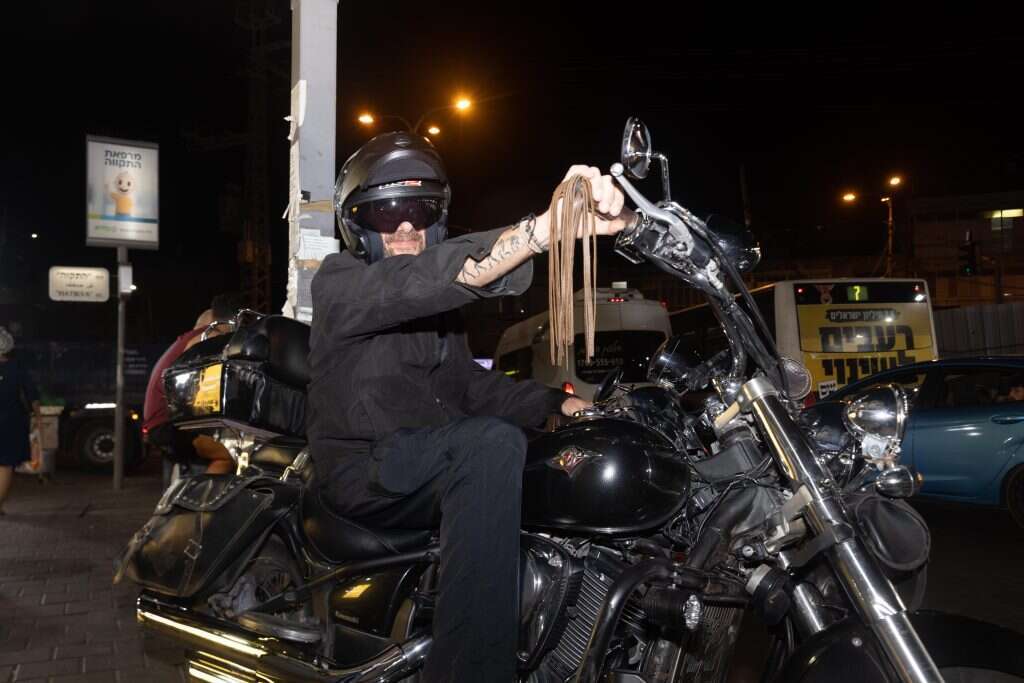 גיל. | יוסי אלוני גיל. | יוסי אלוני