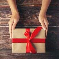 מתנת לידה | שאטרסטוק