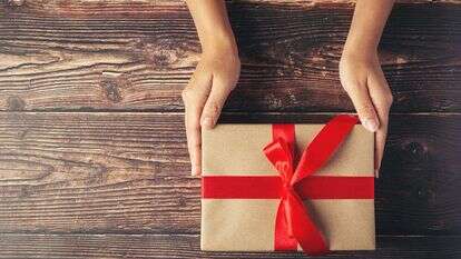 מתנת לידה | שאטרסטוק