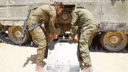 לוחמות בטנק. | דו"צ לוחמות בטנק. | דו"צ