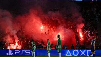 אוהדי מכבי חיפה במשחק מול פריז סן־ז'רמן, השבוע. | איי.אף.פי