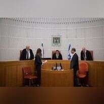 השופט עוזי פוגלמן (מימין) יחד עם הנשיאה אסתר חיות והשופט חנן מלצר בבית המשפט העליון. | יונתן זינדל פלאש 90 השופט עוזי פוגלמן (מימין) יחד עם הנשיאה אסתר חיות והשופט חנן מלצר בבית המשפט העליון. | יונתן זינדל פלאש 90