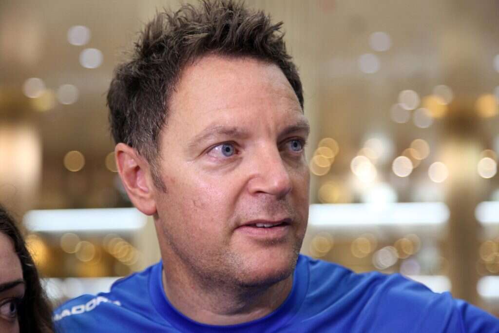 המשיך לגבות. המאמן שני הרשקו. | גדעון מרקוביץ המשיך לגבות. המאמן שני הרשקו. | גדעון מרקוביץ