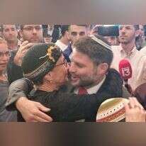 סמוטריץ' ואימו בליל הבחירות. | מיכאל טוכפלד