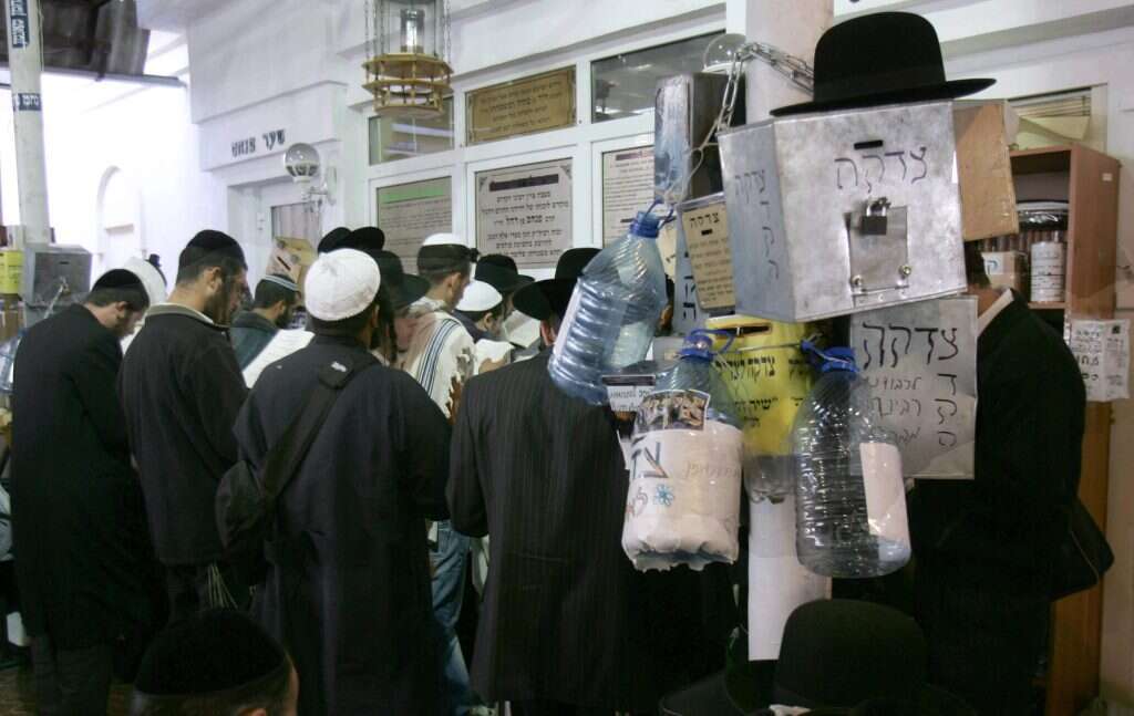 חסידי ברסלב באומן, 2006. | איי. אף. פי