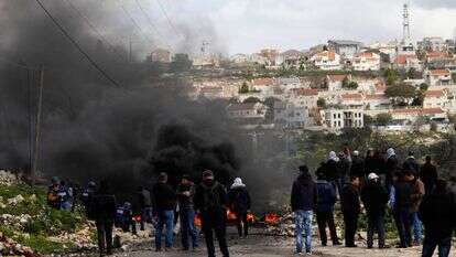 פלסטינים מתפרעים סמוך לקדומים, ארכיון. | נאסר תאייש, פלאש 90