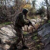 חייל אוקראיני בפאתי חרסון, אתמול. | היידי לוין/ הוושינגטון פוסט