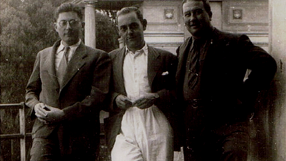 חברי המחתרת רפאל אבולקר, סטפן אבולקר ופליקס פילפור באלג'יר, 1942. | אוסף פרטי