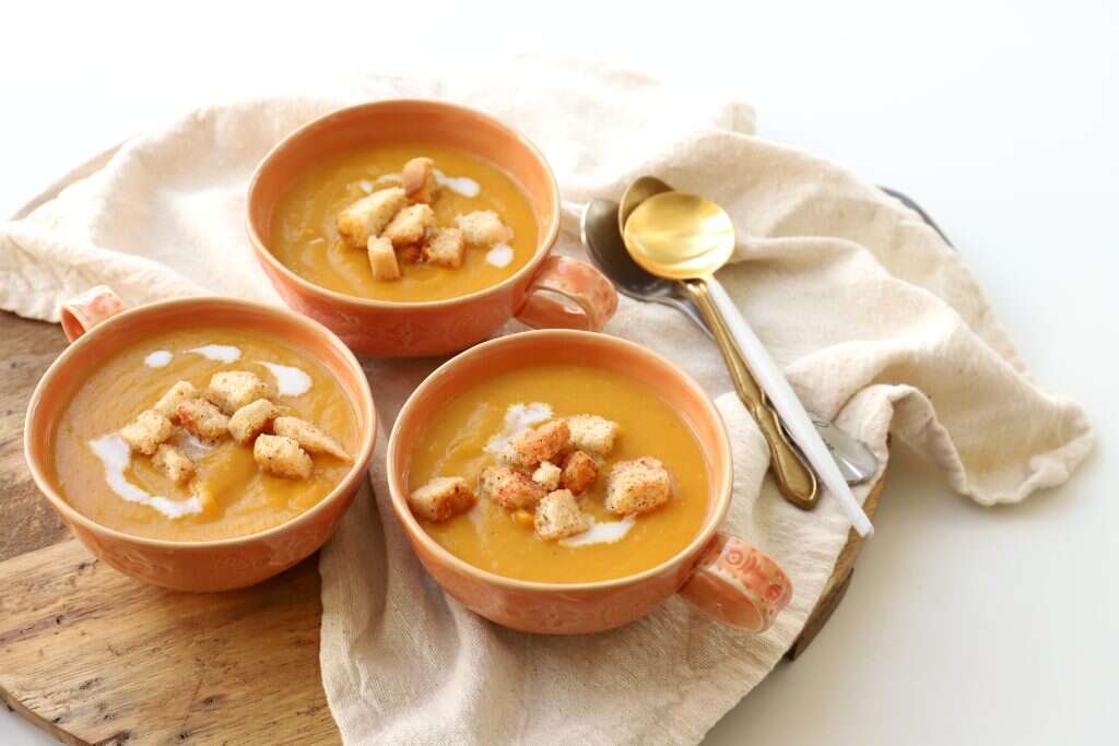 מרק ירקות כתומים צלויים בתנור. | אפרת ליכטנשטט מרק ירקות כתומים צלויים בתנור. | אפרת ליכטנשטט