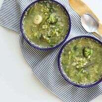 מרק מיניסטרונה ירוק עם גריסים. | אפרת ליכטנשטט