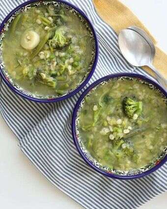 מרק מיניסטרונה ירוק עם גריסים. | אפרת ליכטנשטט